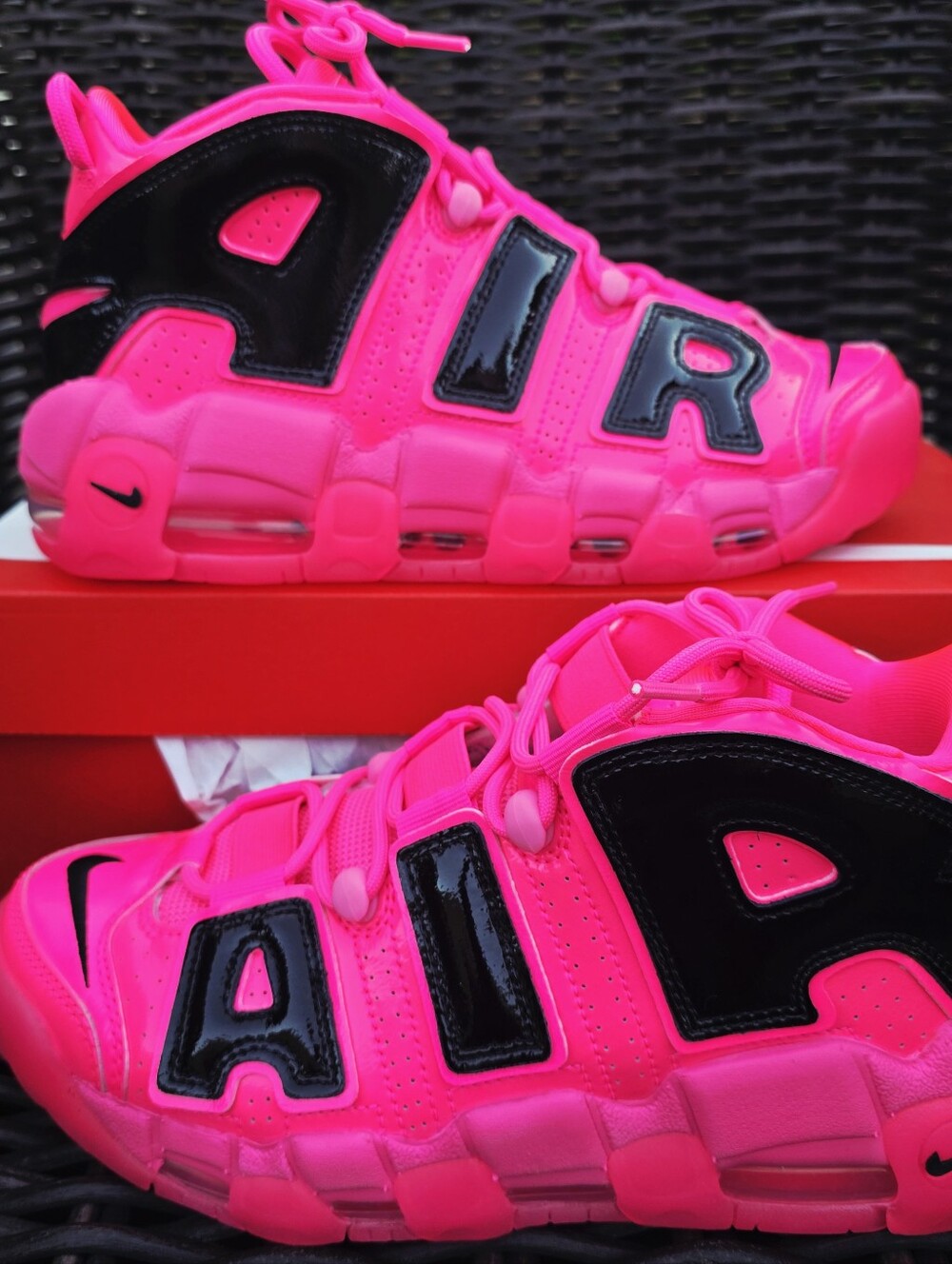 Nike Air More Uptempo SE Women's Size 8 Pink Blast & Black